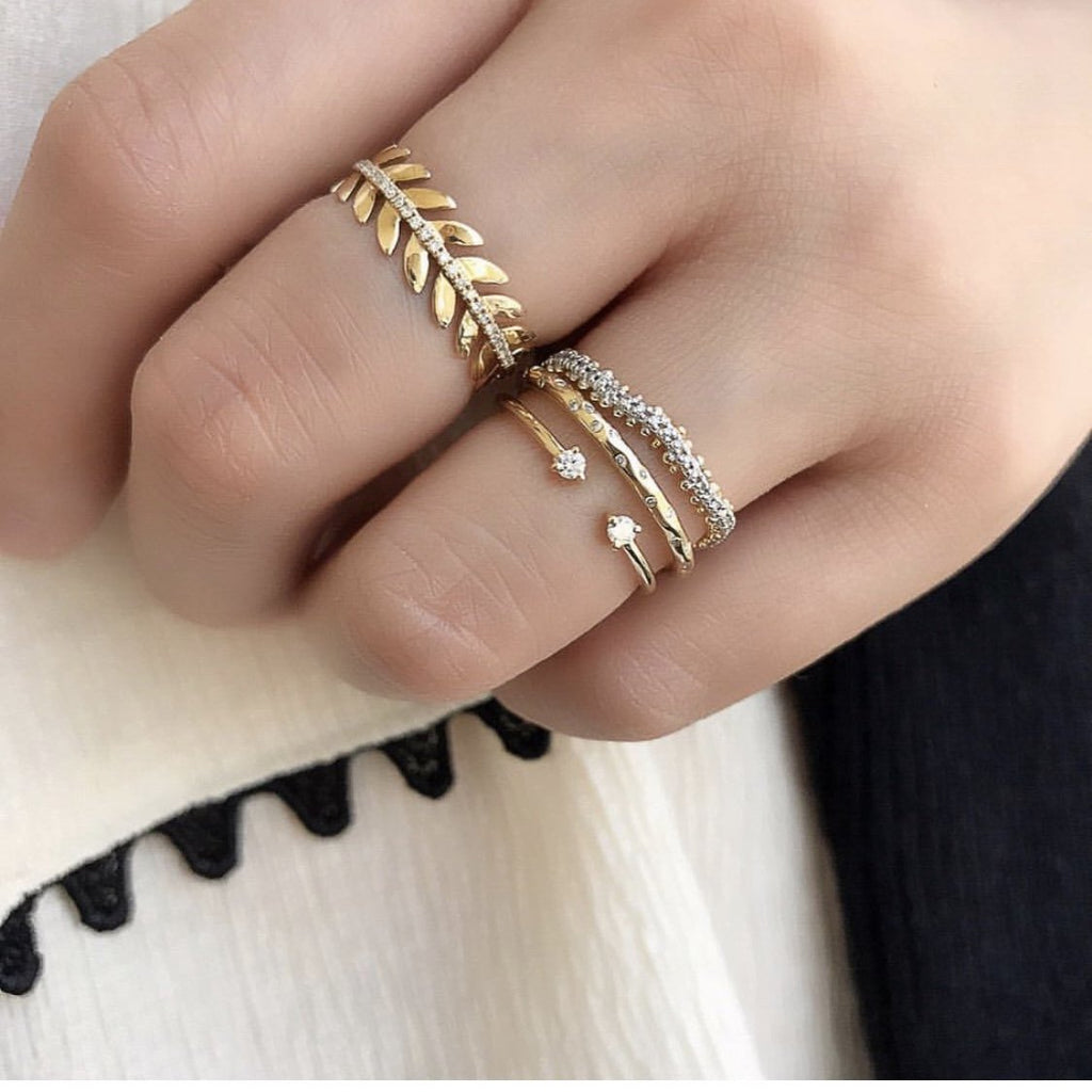 Tri-Tone Black Hills Gold Leaf Motif Ring – Lauren's Jewelry | Seattle  Engagement & Custom Jeweler